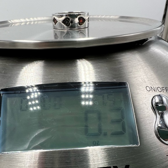 Playing card ring, solid 925 silver band w/ red and black gemstones all around. - Picture 12 of 12